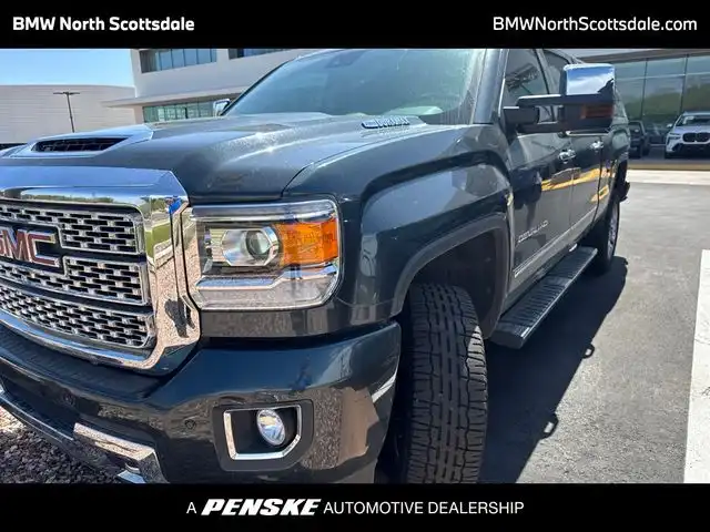 2019 GMC Sierra 4WD Crew Cab Standard Box Denali's photo