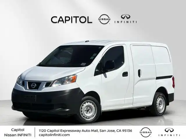 2015 Nissan NV200 SV's photo