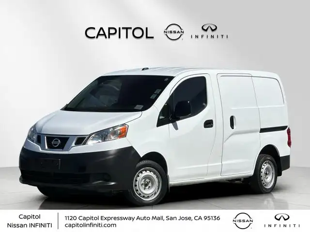 2015 Nissan NV200 SV's photo