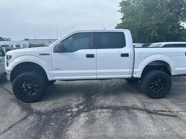 2015 Ford F-150 XLT 4x4 SuperCrew 145 in's photo