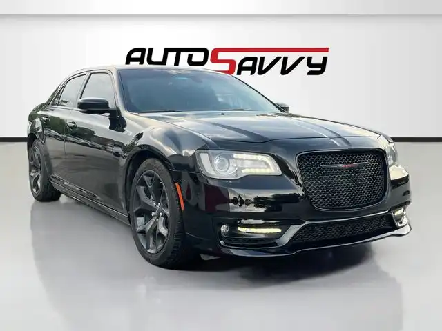 2022 Chrysler 300 Touring L's photo