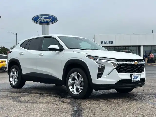 2025 Chevrolet Trax LS's photo