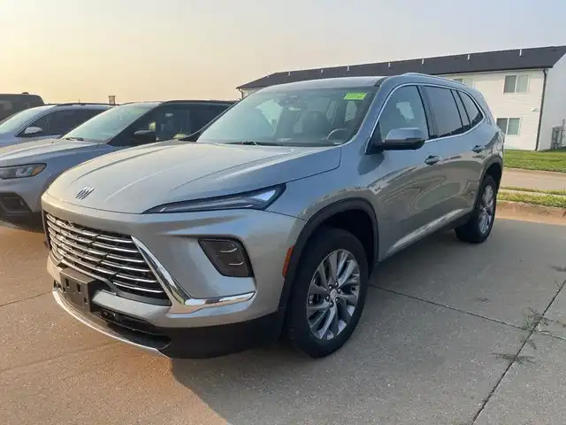 2025 Buick Enclave Preferred AWD's photo