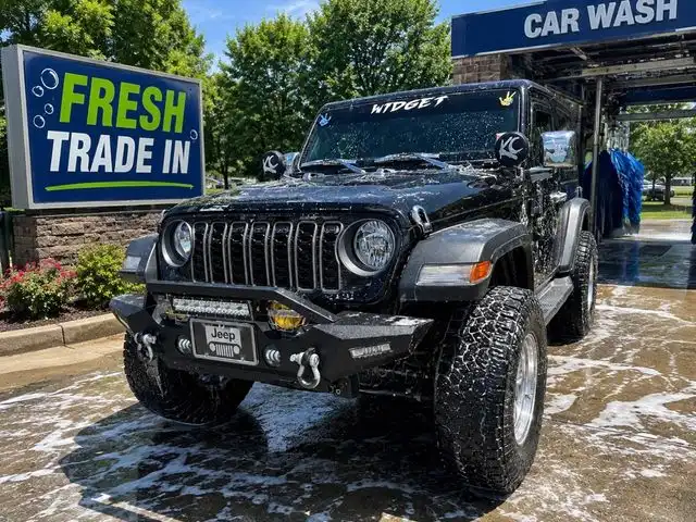 2025 Jeep Wrangler Sport's photo