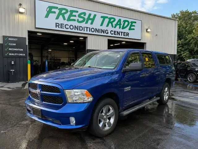 2018 RAM 1500 Express 4x4 Crew Cab 5'7's photo