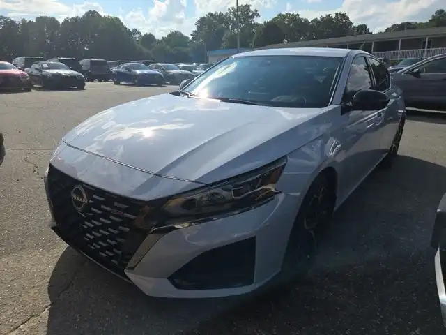 2024 Nissan Altima 2.5 SR's photo