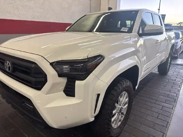 2026 Toyota Tacoma SR5 4WD Double Cab Long Bed's photo