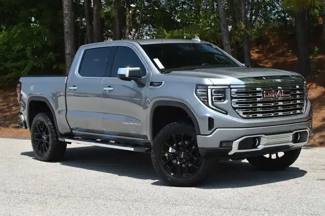 2023 GMC Sierra 4WD Crew Cab Short Box Denali's photo