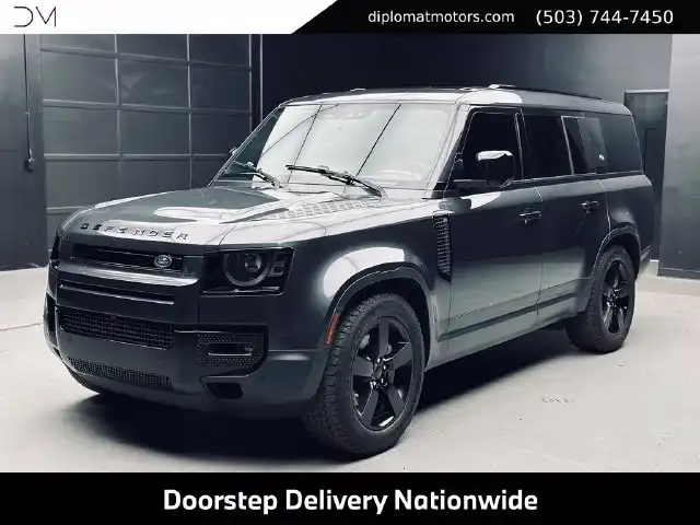 2023 Land Rover Defender First Edition's photo