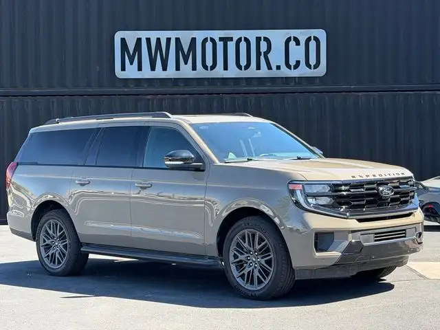 2026 Ford Expedition Platinum 4WD MAX's photo
