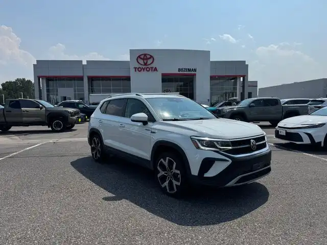2022 Volkswagen Taos 1.5T SEL 4Motion's photo