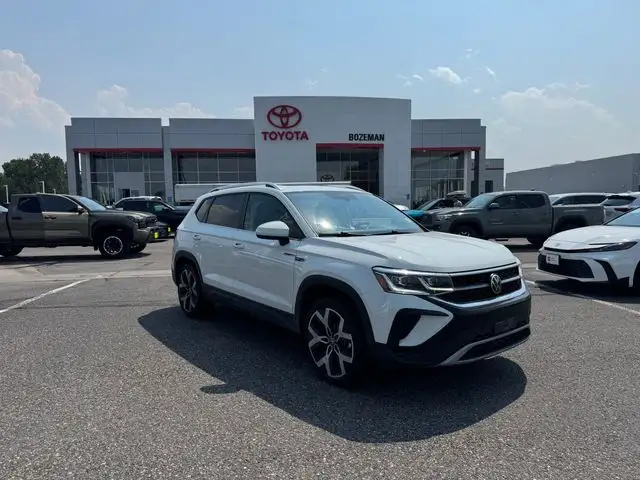 2022 Volkswagen Taos 1.5T SEL 4Motion's photo