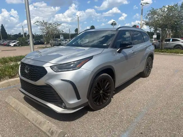 2024 Toyota Highlander XSE FWD's photo