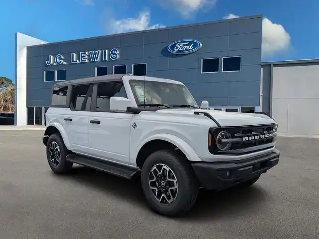 2026 Ford Bronco Outer Banks 4x4's photo