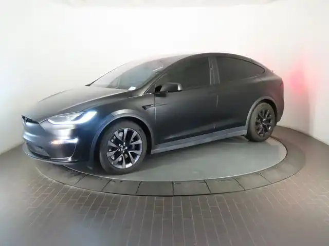 2023 Tesla Model X Long Range's photo