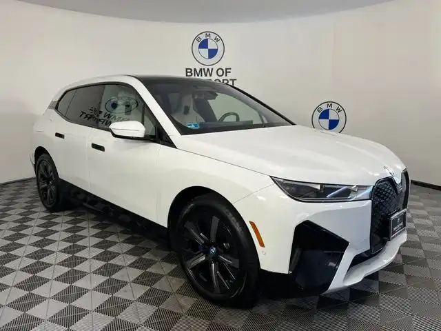 2024 BMW iX xDrive50's photo