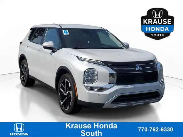 2024 Mitsubishi Outlander SE 2WD's photo