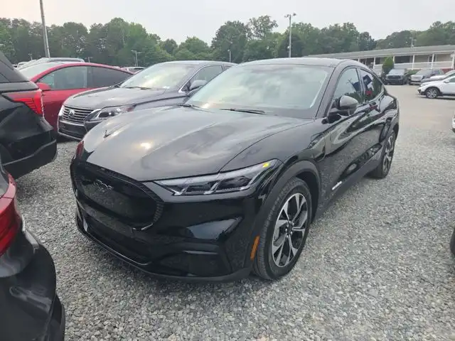 2025 Ford Mustang-Mach-e Select's photo