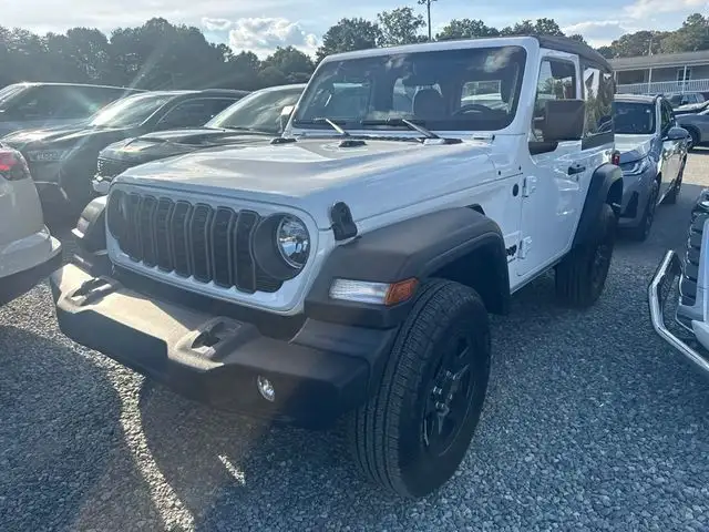 2025 Jeep Wrangler Sport's photo