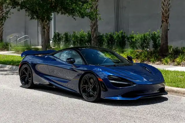 2025 McLaren 750S 4.0 V8's photo