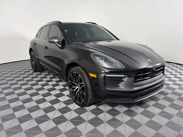 2024 Porsche Macan T's photo