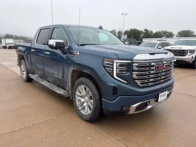 2025 GMC Sierra Denali 4WD Crew Cab Short Box's photo
