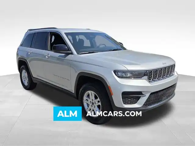 2025 Jeep Grand Cherokee Laredo 4x4's photo