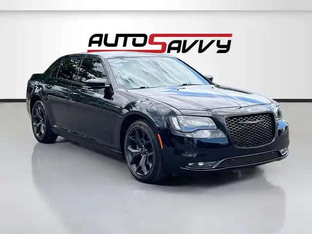 2022 Chrysler 300 S's photo