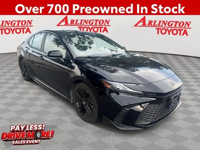 2025 Toyota Camry SE Hybrid's photo