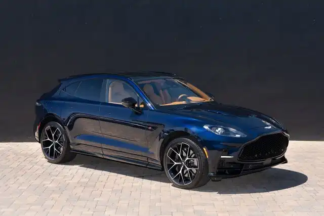 2026 Aston Martin DBX 4.0 V8 S AWD's photo