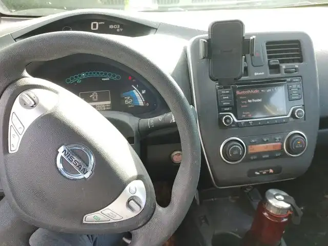 2016 Nissan Leaf S's photo