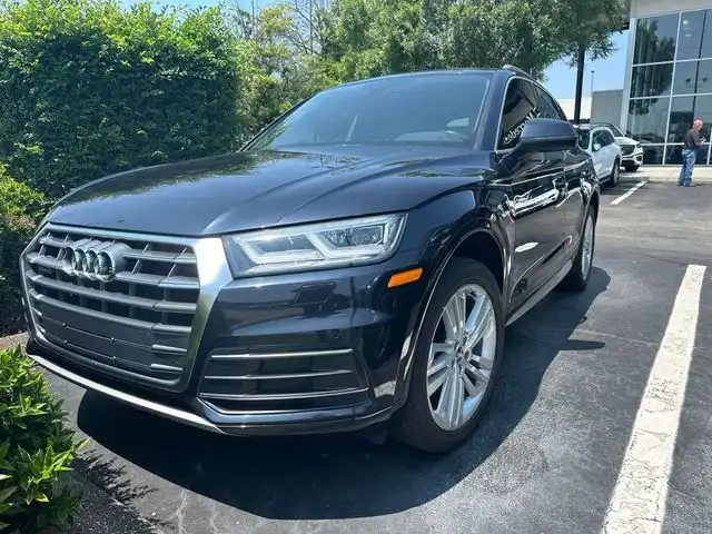 2019 Audi Q5 2.0T quattro S tronic Premium Plus's photo