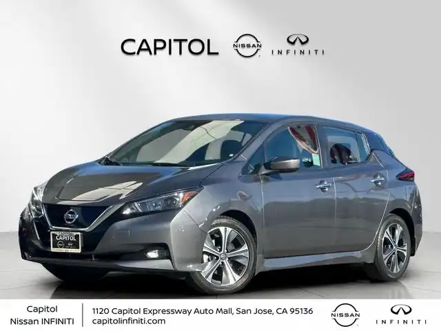 2022 Nissan Leaf SV's photo