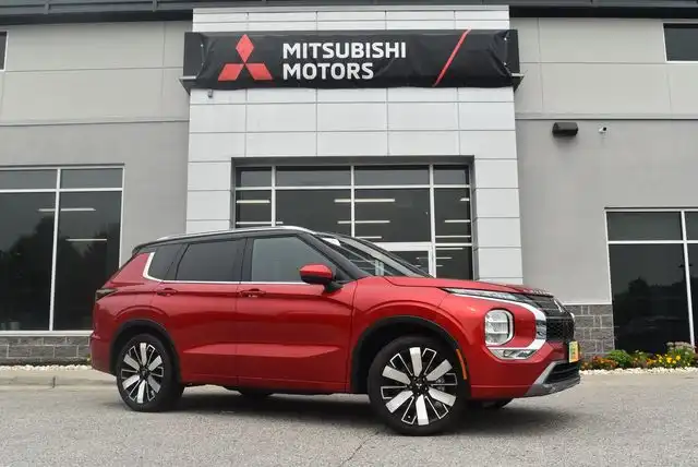 2025 Mitsubishi Outlander SEL S-AWC's photo