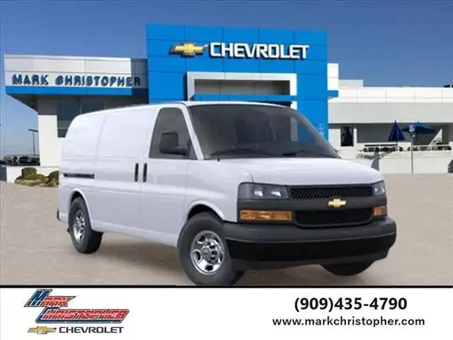 2026 Chevrolet Express 2500 Work Van HD's photo