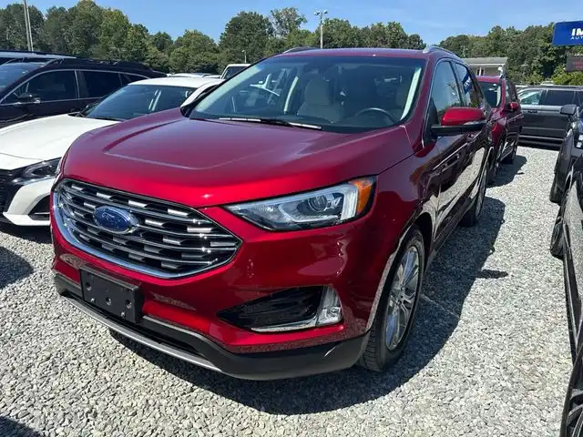 2019 Ford Edge Titanium's photo