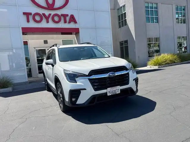 2023 Subaru Ascent Limited 7 Passenger's photo
