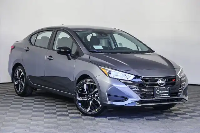 2025 Nissan Versa 1.6 SR CVT's photo