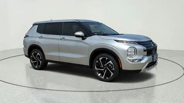 2022 Mitsubishi Outlander SE S-AWC's photo