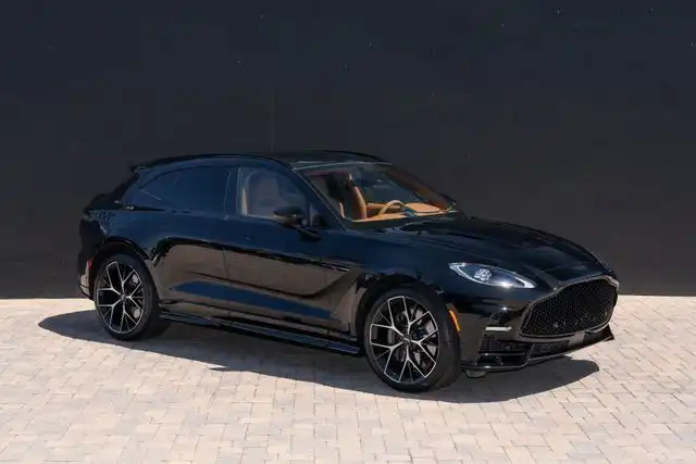 2026 Aston Martin DBX 4.0 V8 S AWD's photo