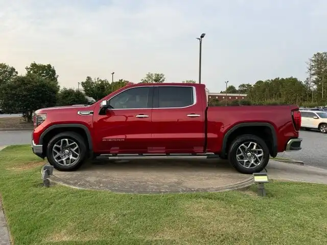 2023 GMC Sierra 2WD Crew Cab Short Box SLT's photo