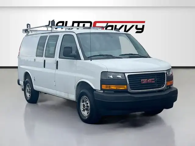 2025 GMC Savana 3500's photo