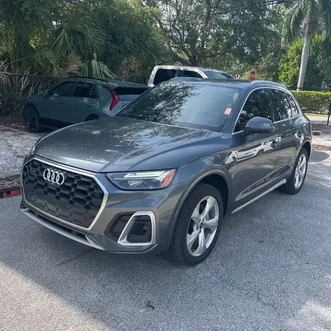 2022 Audi Q5 45 Premium Plus's photo