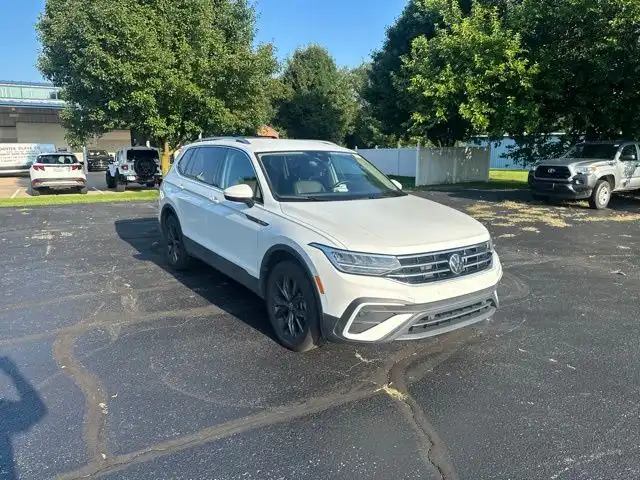 2024 Volkswagen Tiguan 2.0T SE 4Motion's photo