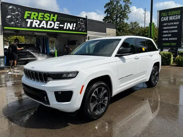 2025 Jeep Grand Cherokee Overland 4x4's photo