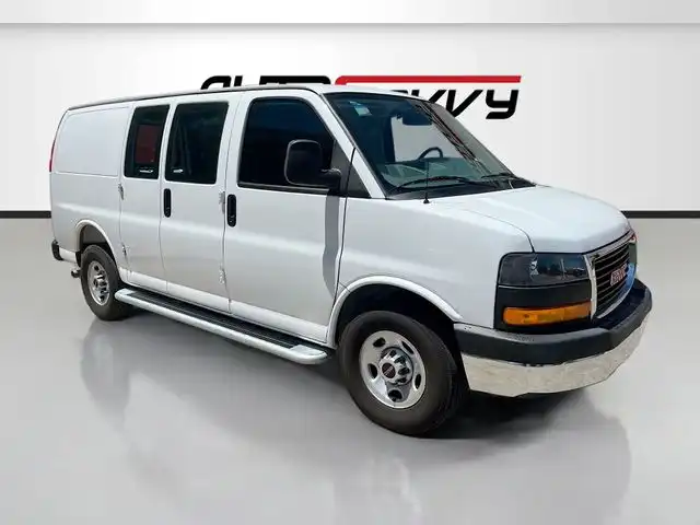 2025 GMC Savana 2500's photo