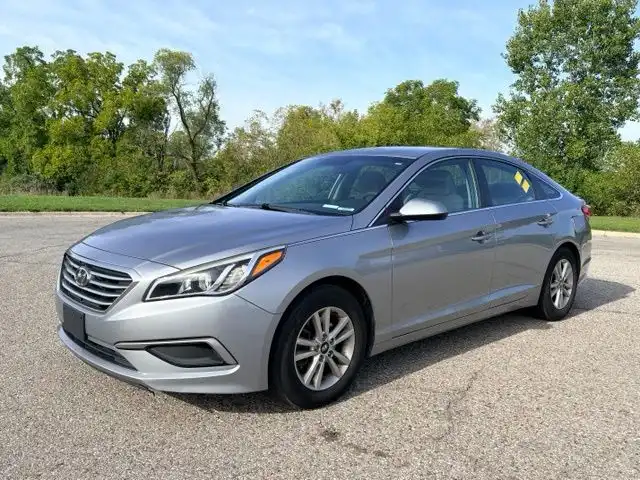 2017 Hyundai Sonata Base's photo