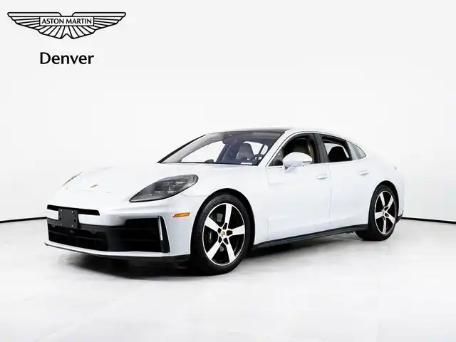2025 Porsche Panamera 4's photo