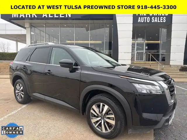 2025 Nissan Pathfinder SL 4WD's photo