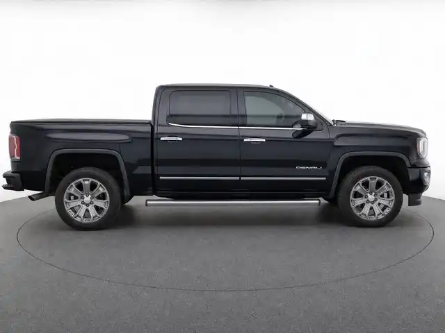 2017 GMC Sierra 4WD Crew Cab Short Box's photo
